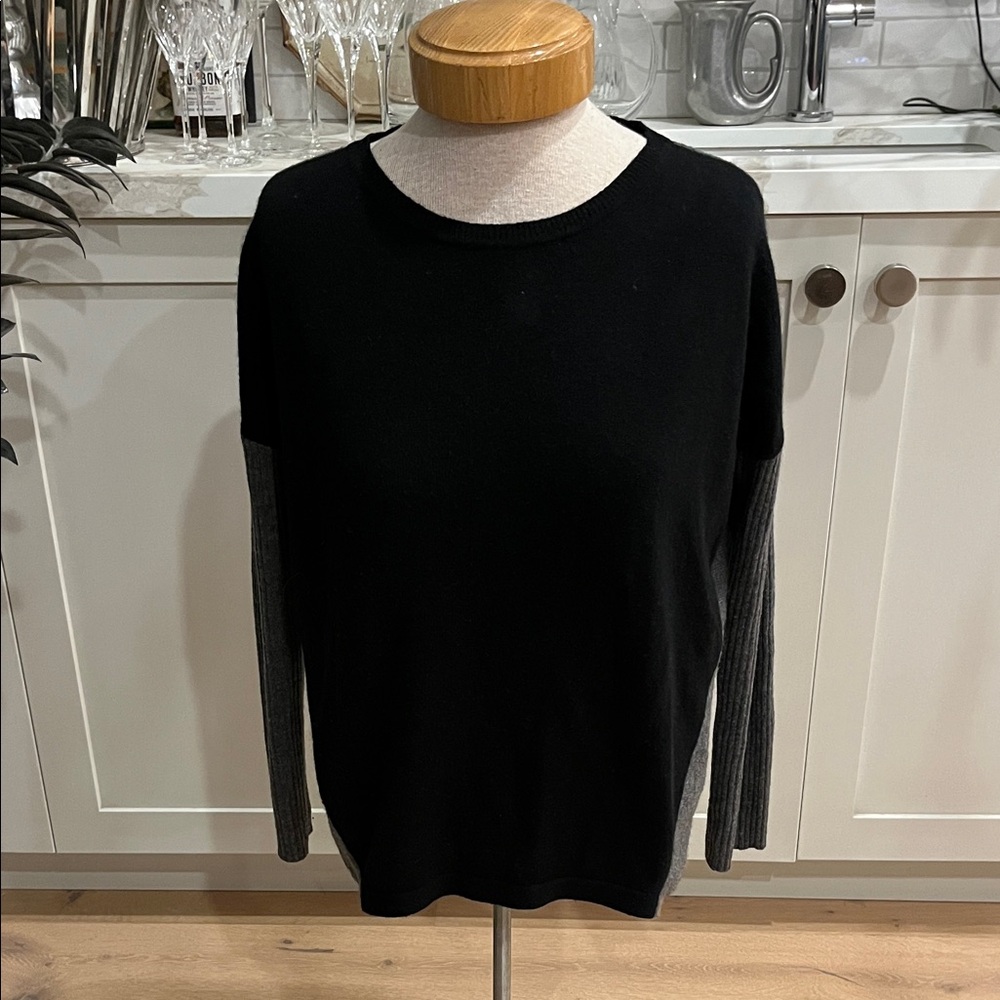 Rino Rossi Black and Gray colourblock Crew Neck 100% cashmere lng sleeve Sweater